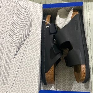 Brand new Size 39 (8 US) Black Birkenstock Sandals